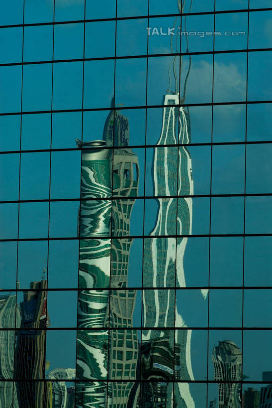 无人,高楼大厦,竖图,室外,白天,正面,度假,美景,窗户,落地窗,城市风光,城市,大厦,建筑,摩天大楼,阴影,光线,影子,景观,娱乐,建设,玻璃窗,阳光,享受,休闲,景色,放松,玻璃幕墙,彩图,大楼,高层建筑,高楼,摩天楼,shzxz1