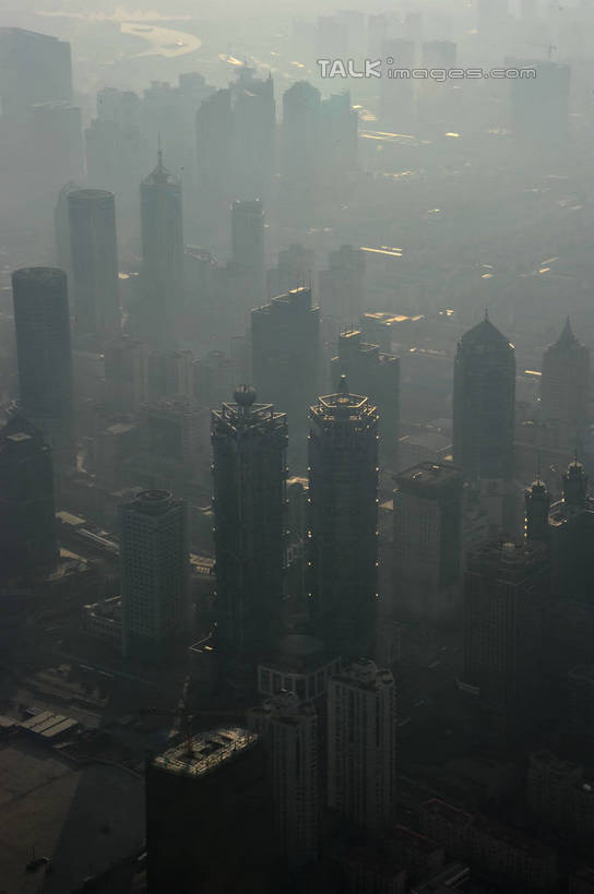 无人,家,高楼大厦,竖图,全景,俯视,航拍,室外,白天,度假,美景,天际线,雾,城市风光,标志建筑,城市,大厦,地标,建筑,摩天大楼,上海,中国,亚洲,朦胧,模糊,房屋,屋子,景观,公寓,娱乐,建设,虹口区,洋房,楼房,住宅,天空,天,享受,休闲,景色,放松,申,迷雾,鸟瞰,东亚,上海市,海泰国际大厦,四川北路,中华人民共和国,沪,华东地区,大雾,彩图,高角度拍摄,房子,大楼,高层建筑,高楼,摩天楼,shzxz1