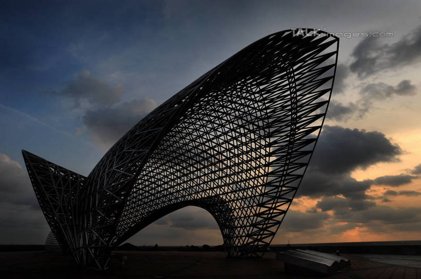 无人,横图,室外,白天,仰视,度假,美景,日落,城市风光,城市,雕塑,上海,中国,亚洲,阴影,艺术,装饰,光线,雕刻,雕像,影子,景观,晚霞,霞光,落日,娱乐,浦东,阳光,黄昏,工艺品,享受,休闲,景色,彩霞,放松,纪念,临港新城,美术,申,主题,陈列,浦东新区,东亚,上海市,中华人民共和国,沪,华东地区,功能,美学,夕照,薄暮,夕阳,彩图,低角度拍摄,傍晚,斜阳,shzxz1