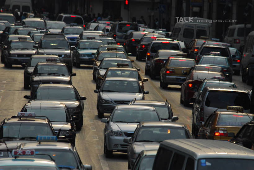 无人,横图,俯视,室外,白天,度假,安全,美景,城市风光,城市,道路,路,公路,汽车,上海,中国,亚洲,阴影,光线,影子,景观,红绿灯,信号灯,交通,拥堵,拥挤,娱乐,车,阳光,交通工具,轿车,南京路,享受,休闲,景色,放松,警示,南京路步行街,堵车,塞车,申,提示,载具,流通,黄浦区,东亚,上海市,交通信号灯,行人信号灯,中华人民共和国,沪,华东地区,马路,彩图,高角度拍摄,shzxz1