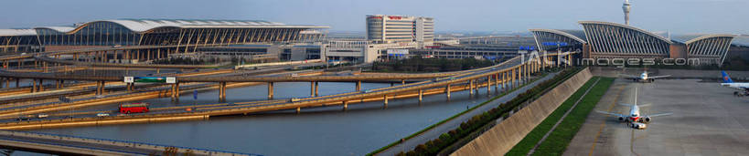 无人,机场,横图,全景,俯视,室外,白天,度假,草地,草坪,湖,湖泊,美景,水,天际线,植物,城市风光,城市,飞机场,上海,中国,亚洲,阴影,光线,影子,湖面,景观,水流,水面,娱乐,浦东,浦东国际机场,浦东机场,草,蓝色,绿色,蓝天,天空,阳光,湖水,天,享受,休闲,景色,放松,晴朗,申,浦东新区,东亚,上海市,万里无云,中华人民共和国,沪,华东地区,航空站,空港,晴空,晴空万里,彩图,高角度拍摄,上海浦东国际机场,shzxz1