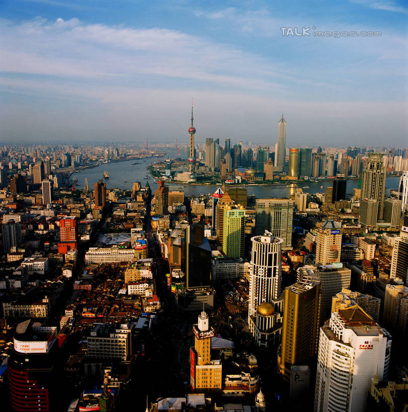 无人,家,高楼大厦,竖图,全景,俯视,航拍,室外,白天,度假,河流,美景,水,天际线,植物,城市风光,标志建筑,城市,大厦,地标,建筑,摩天大楼,上海,中国,亚洲,阴影,光线,影子,房屋,屋子,河水,景观,水流,云,云朵,公寓,云彩,娱乐,建设,东方明珠,黄浦江,金茂大厦,浦东,洋房,楼房,住宅,树,树木,蓝色,绿色,白云,蓝天,天空,阳光,自然,外滩,天,享受,休闲,景色,放松,环球金融中心,生长,晴朗,成长,申,鸟瞰,电视塔,柏悦酒店,国际贸易金融中心,合生国际大厦,花旗集团大厦,金融中心,陆家嘴,陆家嘴金融中心,浦东新区,上海环球金融中心,香格里拉酒店,震旦国际大楼,东亚,东方明珠电视塔,滨江大道,上海国际会议中心,上海国际新闻中心,上海市,中华人民共和国,沪,华东地区,晴空,彩图,高角度拍摄,房子,大楼,高层建筑,高楼,摩天楼,黄埔滩,上海外滩,外黄埔滩,春申江,shzxz1