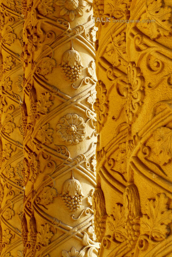 无人,博物馆,竖图,室外,白天,正面,旅游,度假,标志建筑,地标,建筑,雕塑,上海,中国,亚洲,研究,艺术,装饰,雕刻,雕像,柱子,教育,娱乐,建设,浦东,工艺品,享受,休闲,旅游胜地,放松,纪念,展览,美术,申,欣赏,主题,陈列,浦东新区,东亚,上海市,中华人民共和国,沪,华东地区,功能,美学,上海浦东展览馆,典藏,图腾柱,彩图,shzxz1