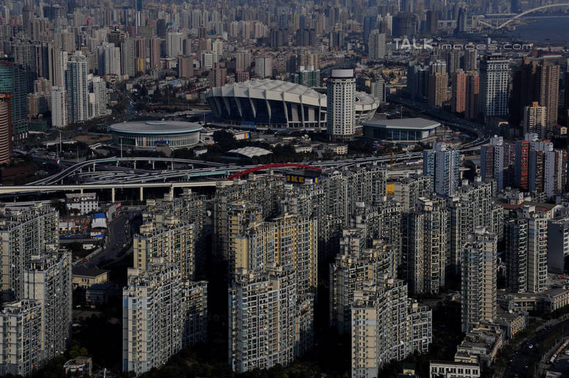 无人,家,高楼大厦,横图,全景,俯视,航拍,室外,白天,度假,美景,天际线,植物,城市风光,标志建筑,城市,大桥,大厦,道路,地标,建筑,路,摩天大楼,桥梁,公路,汽车,上海,中国,亚洲,阴影,光线,影子,房屋,屋子,景观,高架,公寓,桥,交通,娱乐,建设,洋房,楼房,住宅,车,树,树木,绿色,阳光,自然,交通工具,轿车,享受,休闲,景色,放松,生长,成长,申,鸟瞰,载具,高架桥,东亚,上海体育馆,徐汇区,上海大舞台,上海市,高架道路,跨线桥,中华人民共和国,沪,华东地区,马路,彩图,高角度拍摄,房子,大楼,高层建筑,高楼,摩天楼,万人体育馆,shzxz1