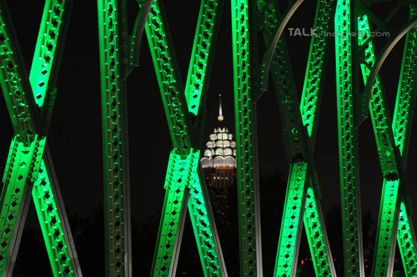 无人,高楼大厦,横图,彩色,室外,夜晚,正面,长时间曝光,度假,美景,城市风光,标志建筑,城市,大厦,地标,建筑,摩天大楼,霓虹灯,夜景,上海,中国,亚洲,阴影,朦胧,模糊,光线,影子,景观,灯光,七彩,娱乐,光源,建设,霓虹,灯,绿色,外滩,享受,休闲,景色,放松,申,照明设备,曝光,浦西,苏州河,外白渡桥,东亚,上海市,中华人民共和国,沪,华东地区,氖灯,彩图,大楼,高层建筑,高楼,摩天楼,花园桥,威尔斯桥,shzxz1