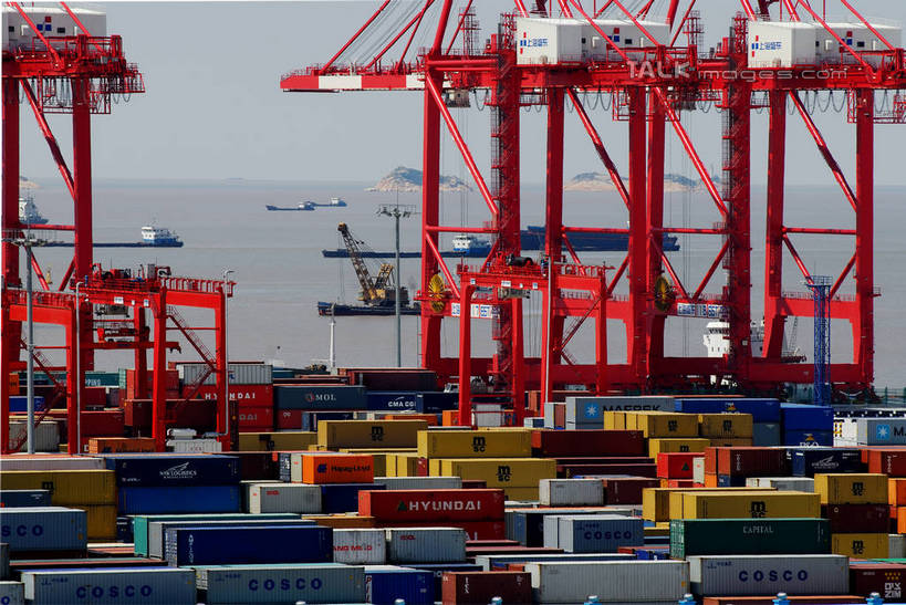 无人,码头,横图,室外,白天,正面,旅游,度假,技术,海浪,海洋,美景,标志建筑,地标,港口,建筑,中国,亚洲,阴影,光线,影子,景观,浪花,集装箱,娱乐,设备,货柜,建设,浙江,浙江省,施工,蓝色,蓝天,天空,阳光,自然,海水,箱子,天,享受,休闲,机械,起重机,旅游胜地,景色,放松,运输,晴朗,工程,自然风光,海景,东亚,物流,洋山港,洋山深水港,万里无云,中华人民共和国,华东地区,浙,舟山,舟山市,大海,风浪,海,海水的波动,近岸浪,涌浪,晴空,晴空万里,彩图,摆渡口,埠头,渡口,渡头,港湾,海港,货运码头,口岸,商港,深水港,崎岖列岛,嵊泗县,洋山镇,shzxz1