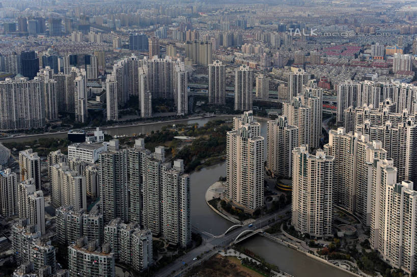 无人,高楼大厦,横图,全景,俯视,航拍,室外,白天,度假,草地,草坪,河流,美景,水,天际线,植物,城市风光,城市,大厦,建筑,摩天大楼,上海,中国,亚洲,阴影,光线,影子,河水,景观,水流,娱乐,建设,草,树,树木,绿色,阳光,自然,享受,休闲,景色,放松,生长,成长,申,鸟瞰,东亚,普陀区,中远两湾城,上海市,中华人民共和国,沪,华东地区,彩图,高角度拍摄,大楼,高层建筑,高楼,摩天楼,shzxz1