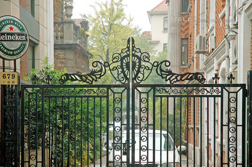 无人,家,横图,室外,白天,正面,旅游,度假,美景,植物,门,城市风光,城市,建筑,汽车,上海,中国,亚洲,大门,房屋,墙,屋子,景观,公寓,娱乐,建设,洋房,楼房,墙壁,墙面,住宅,车,树,树木,绿色,自然,门框,交通工具,轿车,享受,休闲,景色,放松,生长,成长,申,载具,前门,巨鹿路,卢湾区,宅院,东亚,上海市,爱神花园,上海作家协会,中华人民共和国,沪,华东地区,彩图,房子,宅门,shzxz1