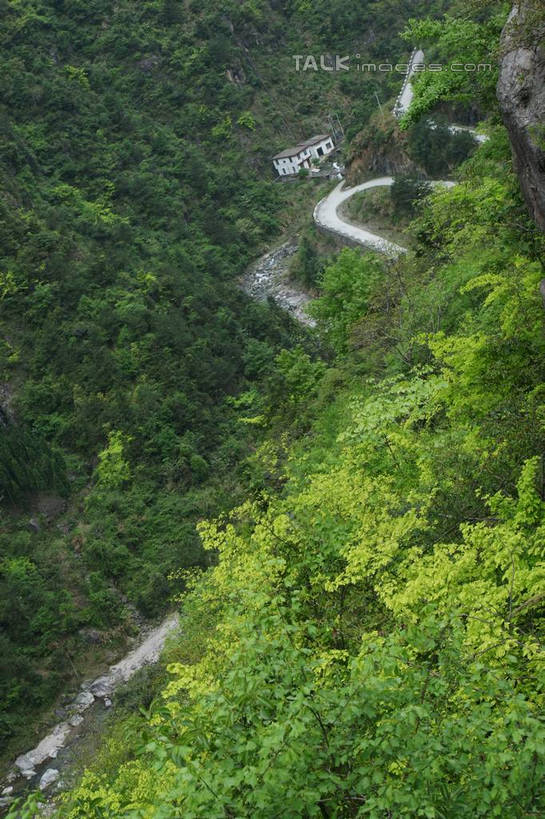 无人,竖图,俯视,室外,白天,旅游,度假,河流,石头,美景,森林,山,山脉,树林,水,植物,楠溪江,中国,亚洲,石子,河水,景观,山峰,水流,山峦,娱乐,浙江,树,树木,浙江省,绿色,自然,群山,享受,休闲,景色,放松,生长,成长,自然风光,东亚,永嘉,中华人民共和国,华东地区,浙,温州,温州市,石块,岩石,彩图,高角度拍摄,永嘉县,shzyn1