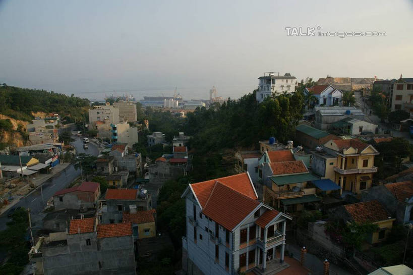 无人,家,横图,俯视,航拍,室外,白天,度假,美景,山,山脉,树林,植物,城市风光,城市,道路,路,公路,越南,亚洲,房屋,屋子,景观,山峰,交通,山峦,首都,娱乐,楼房,住宅,树,树木,蓝色,绿色,蓝天,天空,自然,群山,天,享受,休闲,景色,放松,东南亚,生长,晴朗,成长,鸟瞰,河内,万里无云,越南社会主义共和国,百花春城,晴空,晴空万里,马路,彩图,高角度拍摄,房子,shzyn1