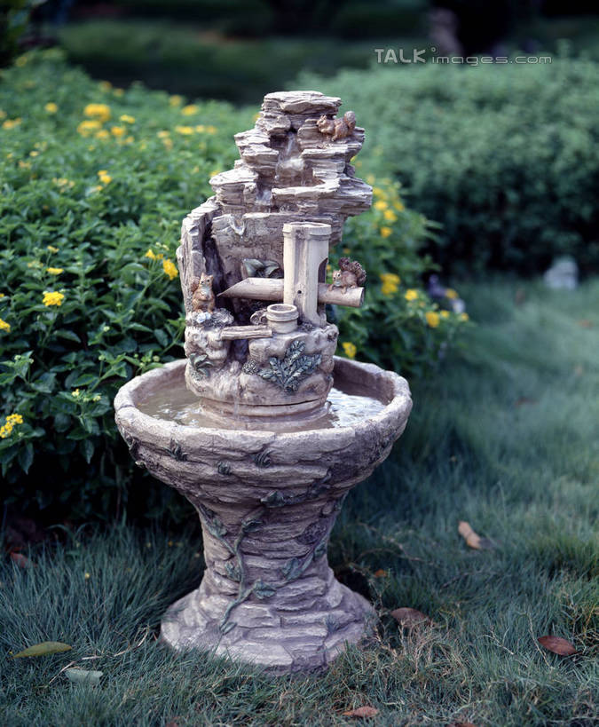 无人,竖图,室外,白天,正面,草地,草坪,石头,美景,山,树林,水,植物,阴影,艺术,光线,石子,液体,影子,手工艺品,景观,山峰,水池,水滴,山峦,文化,草,树,树木,绿色,阳光,自然,工艺品,假山,景色,生长,成长,高雅,自然风光,自信心,品位,石块,岩石,彩图,小山,szzm1