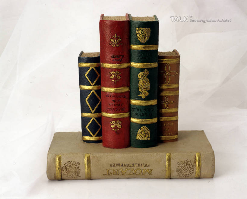 无人,横图,室内,特写,白天,白色背景,正面,静物,书籍,一排,阴影,整齐,并列,并排,反射,影子,五本,排列,书本,摄影,影棚,队列,平行,书,图书,彩图,影棚拍摄,拍摄,szzm1