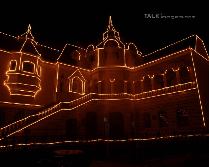 无人,横图,彩色,室外,夜晚,仰视,旅游,度假,标志建筑,地标,建筑,霓虹灯,夜景,深圳,中国,亚洲,阴影,光线,影子,堡垒,城堡,灯光,七彩,娱乐,光源,建设,霓虹,灯,享受,休闲,旅游胜地,放松,照明设备,要塞,东亚,广东,鹏城,广东省,中华人民共和国,华南地区,氖灯,粤,深圳市,设防,彩图,低角度拍摄,szzm1