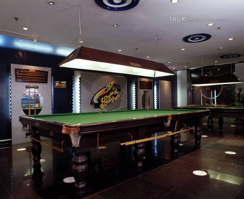 无人,横图,室内,白天,正面,台球,照明,撞球,阴影,光线,球杆,影子,灯光,运动器械,顶灯,彩球,灯,灯具,健身器械,照亮,台球桌,照明设备,健身器材,斯诺克,斯诺克球,斯诺克台球,桌球,彩图,运动器材,szzm1