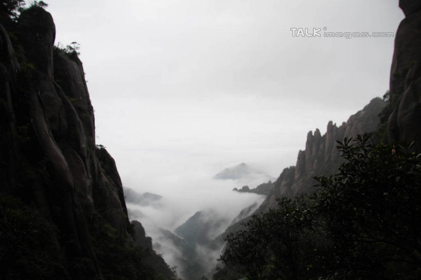 无人,横图,俯视,室外,白天,旅游,度假,美景,山,山脉,树林,植物,雾,三清山,中国,亚洲,阴影,朦胧,模糊,光线,影子,景观,山峰,悬崖,云海,山峦,娱乐,江西,树,树木,绿色,天空,阳光,自然,群山,天,享受,休闲,石壁,景色,放松,生长,成长,迷雾,自然风光,东亚,江西省,中华人民共和国,华东地区,赣,上饶,上饶市,大雾,彩图,高角度拍摄,tascy1