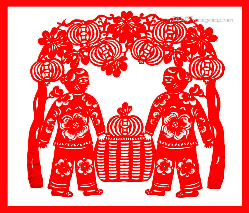 东方人,无人,两个人,站,笑,微笑,露齿笑,横图,室内,特写,白天,白色背景,正面,南瓜,静物,中国,亚洲,许多,悬挂,花纹,对称,丰收,艺术,装饰,盛开,方框,箩筐,图案,纸艺,手工艺品,金瓜,花蕾,黄种人,文化,番瓜,相视,画框,筐,花,花瓣,花朵,鲜花,红色,工艺品,剪纸,花苞,花蕊,藤蔓,站着,面对面,摄影,影棚,收获,对视,华丽,修饰,麦瓜,倭瓜,点缀,高雅,相对,福建,东亚,藤蔓植物,福建省,窗花,相看,中华人民共和国,华东地区,自信心,品位,衬托,美观,雅致,雅观,剪画,刻纸,闽,南平,南平市,浦城剪纸,福建剪纸,浦城,浦城县,女人,女性,中年女性,亚洲人,攀爬,站立,彩图,全身,影棚拍摄,拍摄,yzdzj1