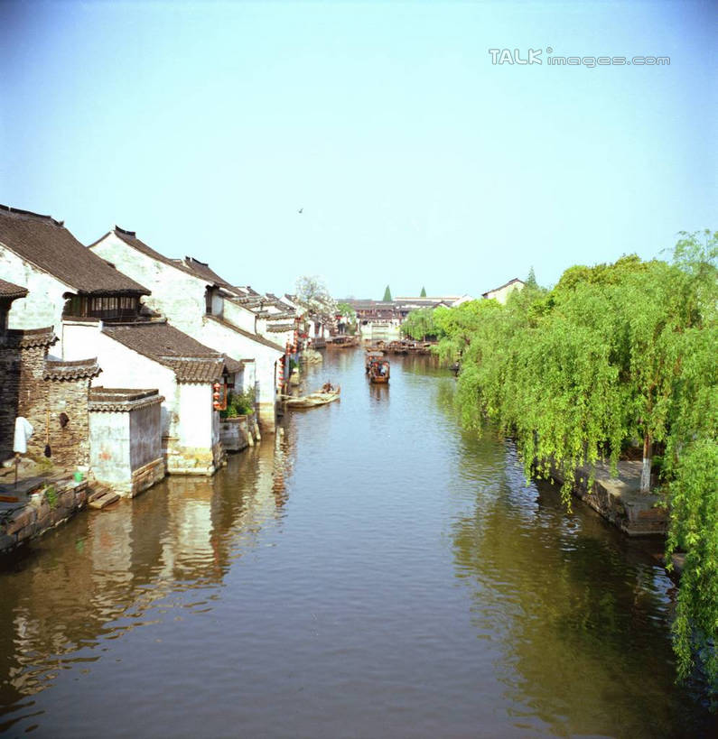无人,家,竖图,室外,白天,正面,旅游,度假,河流,美景,水,植物,船,中国,亚洲,许多,阴影,光线,影子,房屋,屋子,河水,景观,水流,木船,两艘,娱乐,浙江,民居,住宅,树,树木,浙江省,蓝色,绿色,蓝天,天空,阳光,自然,交通工具,天,行驶,享受,休闲,景色,放松,水乡,生长,成长,舟,自然风光,东亚,西塘,中华人民共和国,华东地区,浙,嘉善,嘉善县,彩图,房子,yzdzj1