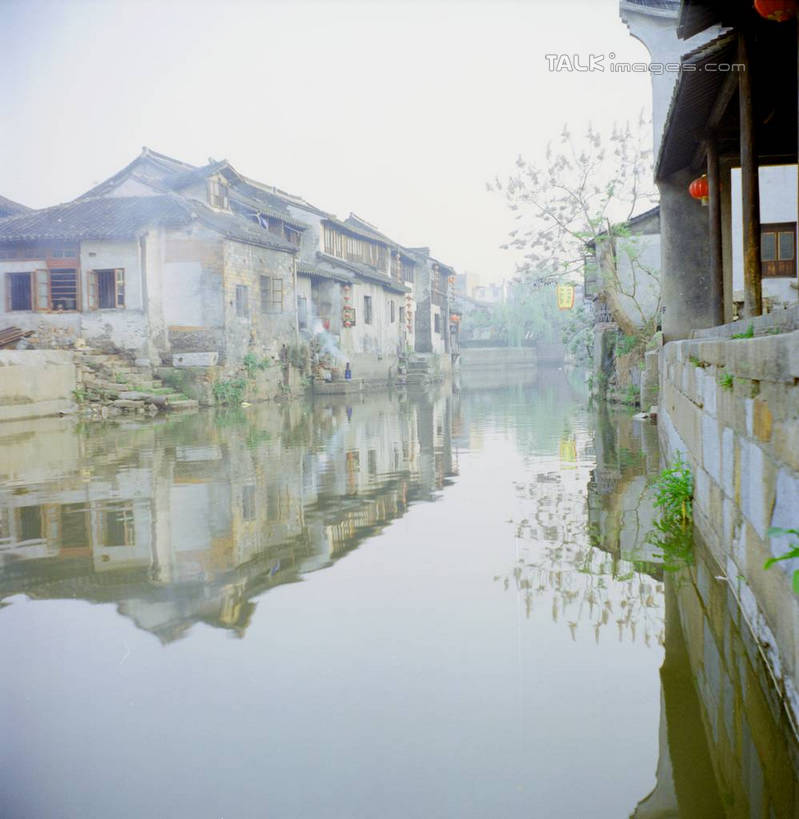 无人,家,竖图,室外,白天,正面,旅游,度假,河流,美景,水,植物,中国,亚洲,许多,阴影,光线,影子,房屋,屋子,河水,景观,水流,娱乐,浙江,民居,住宅,树,树木,浙江省,蓝色,绿色,倒影,蓝天,天空,阳光,自然,天,享受,休闲,景色,放松,水乡,生长,成长,自然风光,东亚,西塘,中华人民共和国,华东地区,浙,嘉善,嘉善县,彩图,房子,yzdzj1