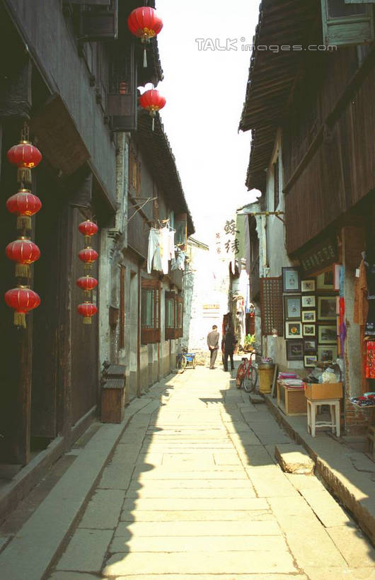 无人,家,竖图,室外,白天,正面,旅游,度假,美景,道路,路,中国,亚洲,许多,悬挂,阴影,光线,灯笼,影子,房屋,屋子,景观,小路,小巷,交通,娱乐,浙江,民居,住宅,浙江省,红色,蓝色,蓝天,天空,阳光,自然,天,享受,休闲,景色,放松,水乡,自然风光,东亚,西塘,中华人民共和国,华东地区,浙,嘉善,嘉善县,彩图,房子,yzdzj1