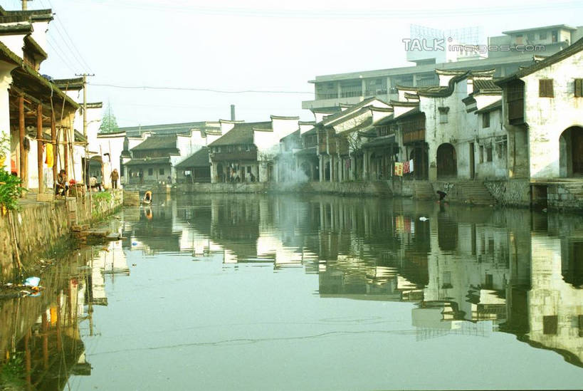 无人,家,横图,室外,白天,正面,旅游,度假,草地,河流,美景,水,植物,中国,亚洲,许多,阴影,光线,影子,房屋,屋子,河水,景观,水流,娱乐,浙江,民居,住宅,草,浙江省,蓝色,绿色,倒影,蓝天,天空,阳光,自然,天,享受,休闲,景色,放松,水乡,杭州,自然风光,东亚,杭州市,中华人民共和国,华东地区,省会,浙,南浔,南浔古镇,彩图,房子,yzdzj1