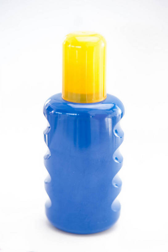 无人,竖图,室内,特写,白天,白色背景,正面,静物,一个,黄色,蓝色,瓶子,塑料制品,塑料瓶,摄影,影棚,单个,彩图,影棚拍摄,拍摄