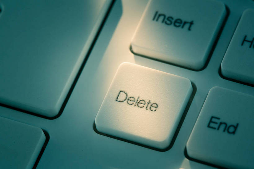 无人,横图,俯视,室内,特写,白天,键盘,静物,阴影,朦胧,模糊,反射,英文,标志,文字,影子,字符,字母,输入设备,通讯设备,标识,英文字母,通信设备,电脑键盘,彩图,高角度拍摄