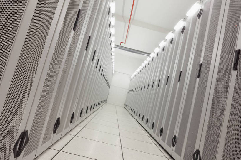 无人,横图,室内,白天,正面,柜子,瓷砖,地砖,走道,走廊,过道,地面,储物柜,储存,储备,蕴藏,贮备,彩图,贮存