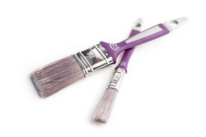 无人,横图,俯视,室内,特写,白天,白色背景,静物,阴影,反射,笔,影子,办公用品,文具,紫色,画笔,学习用品,摄影,影棚,文具用品,两支,彩图,高角度拍摄,影棚拍摄,拍摄