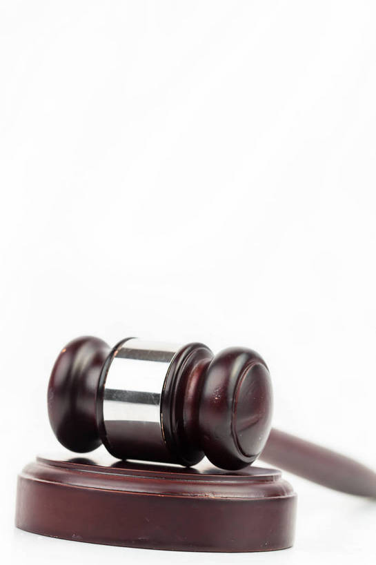 无人,竖图,室内,特写,白天,白色背景,正面,静物,阴影,反射,木制,影子,一个,木制品,拍卖槌,拍卖锤,摄影,影棚,单个,法槌,法锤,彩图,影棚拍摄,拍摄