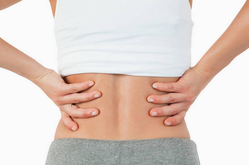 西方人,一个人,站,摸,横图,室内,特写,白天,白色背景,欧洲,欧洲人,仅一个年轻女性,仅一个女性,仅一个人,抚摸,阴影,服装,裤子,反射,背心,影子,休闲裤,手叉腰,背面,衣服,叉腰,站着,疼痛,摄影,服饰,影棚,双手叉腰,衣着,穿着,痛苦,背手,衣饰,露脐装,年轻女性,女人,女性,白种人,触摸,接触,站立,半身,彩图,影棚拍摄,拍摄,腰疼,腰痛