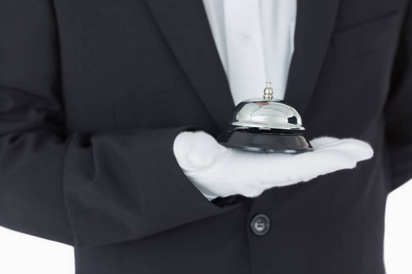 西方人,手,一个人,服务员,站,捧,横图,室内,特写,白天,白色背景,正面,西装,安全,欧洲,欧洲人,仅一个男性,仅一个人,套装,正装,防护,职业装,铃,仅一个年轻男性,手套,站着,手部,服务,摄影,影棚,保护,单手,呼唤,呼叫,保险,服务铃,保全,周全,安稳,安定,服侍,召唤,召集,防护手套,平安,男人,男性,年轻男性,白种人,服务生,侍者,端,端着,捧着,手捧,站立,半身,彩图,影棚拍摄,拍摄