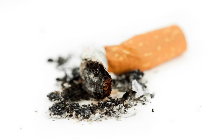 无人,横图,俯视,室内,特写,白天,白色背景,桌面,桌子,静物,香烟,许多,阴影,朦胧,模糊,反射,影子,很多,一个,白色,烟,摄影,影棚,单个,烟蒂,灰烬,卷烟,烟草,纸烟,彩图,高角度拍摄,影棚拍摄,拍摄,烟屁