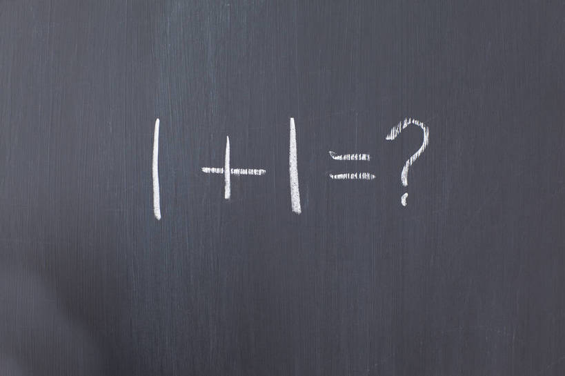 无人,横图,室内,特写,白天,正面,静物,笔,标志,工具,数字,文字,字符,标识,粉笔,学习用品,黑板,教学,阿拉伯数字,文具用品,耐磨,白垩,教学黑板,彩图