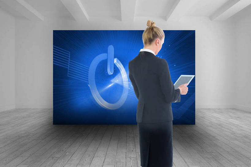 西方人,一个人,无人,商务人士,商务女性,站,横图,室内,白天,正面,电脑,笔记本电脑,显示器,数码,科技,地板,天花板,欧洲,欧洲人,仅一个年轻女性,仅一个女性,仅一个人,一排,关闭,握,阴影,套装,梦幻,整齐,发光,反射,光束,网络,屏幕,线条,影子,墙,地面,光亮,高光,几何,计算机图形,拿,合成,拿着,注视,通讯设备,显示屏,木地板,墙壁,墙面,排列,蓝色,黑色,灰色,按钮,低头,观察,看,站着,握着,观看,一台,电脑合成图,数码合成图,察看,图标,无线,未来,合成图,队列,关注,发亮,通信设备,商务装,关机,无线网络,无线上网,便携式电脑,工薪阶层,平板电脑,输出设备,憧憬,写实,具体,具象,柔和,大方,垂头,细致,中间色,朴素,平稳,手提电脑,年轻女性,女人,女性,白种人,白领,上班族,站立,半身,彩图