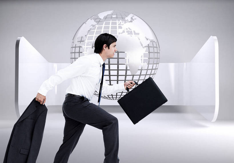 西方人,一个人,无人,商务人士,商务男性,横图,室内,白天,正面,衬衫,数码,仪器,科技,海洋,地图,金属制品,欧洲,欧洲人,仅一个男性,仅一个人,奔驰,阴影,灰色背景,套装,环绕,围绕,反射,网格,网络,金属,包,地球仪,公文包,图形,线条,影子,世界地图,地球,陆地,领带,长方形,高光,几何,计算机图形,合成,全球,环抱,拎,注视,球,仅一个年轻男性,一个,经纬线,模型,奔跑,观察,看,球体,地理,国家,单个,公事包,观看,电脑合成图,数码合成图,大陆,察看,世界,矩形,象征,庄重,合成图,关注,数学,商务装,身份,纬线,版图,经线,工薪阶层,经纬仪,地理学,写实,具体,具象,正式,地位,萦绕,男人,男性,年轻男性,白种人,白领,上班族,半身,彩图,衬衣,几何图形,平面图形,大洋,大洲,拎着