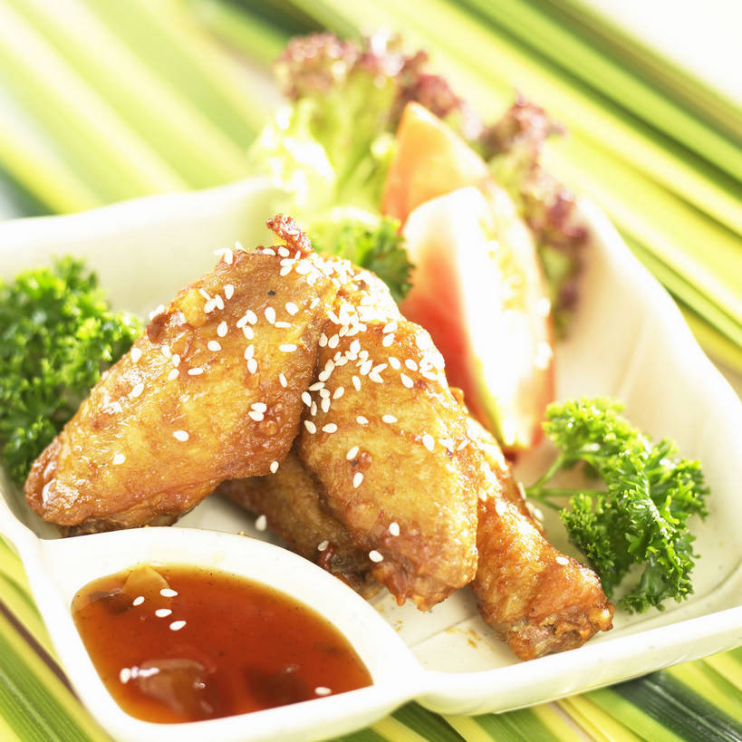 豆腐,无人,方图,俯视,室内,特写,白天,烹饪,中餐,餐桌,桌子,芹菜,蔬菜,西红柿,餐具,叶子,阴影,朦胧,模糊,新鲜,反射,碟子,盘,影子,生菜,莴苣,调料,鸡肉,酱料,酱汁,肉,佐料,料理,食品,绿叶,调味品,调味料,鸡翅,酱,菜肴,美食,肉类,食物,一个,盘子,碟,中式,嫩叶,佳肴,有机食品,绿色食品,荷兰芹,欧芹,香芹,单个,餐台,中华料理,豆制品,肉食,豆腐乳,法香,巴西利,洋香菜,洋芫荽,法国香菜,春菜,鹅仔菜,莴仔菜,千金菜,旱芹菜,番荽,叶用莴苣,叶,叶片,洋柿子,柑仔蜜,番茄,臭柿,彩图,高角度拍摄,腐乳,猫乳,南乳,六月柿,喜报三元,shjb1