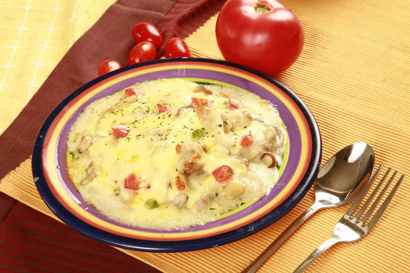 奶酪,无人,横图,俯视,室内,特写,白天,烹饪,西餐,餐桌,桌子,蔬菜,西红柿,小番茄,餐具,金属制品,新鲜,金属,布料,叉子,勺子,白米,谷类,谷物,肉,干酪,起司,料理,食品,米,芝士,两把,营养,布纹,大米,菜肴,美食,肉类,桌布,食物,两个,红色,餐巾,调羹,台布,汤匙,乳酪,西式,佳肴,有机食品,绿色食品,餐台,乳制品,发酵,焗饭,肉食,餐叉,小西红柿,樱桃小番茄,珍珠小番茄,进餐用具,樱桃番茄,洋柿子,圣女果,柑仔蜜,番茄,臭柿,餐桌布,彩图,高角度拍摄,六月柿,喜报三元,shjb1