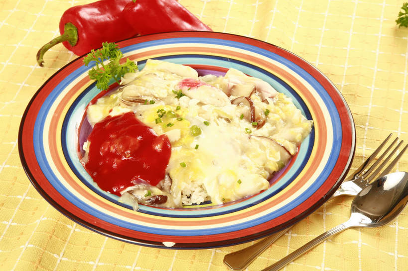 米饭,无人,横图,俯视,室内,特写,白天,烹饪,中餐,餐桌,桌子,辣椒,芹菜,蔬菜,餐具,金属制品,一堆,许多,堆叠,堆积,新鲜,装饰,金属,布料,叉子,勺子,葱,菌菇,青葱,香菇,调料,酱料,酱汁,佐料,料理,食品,饭,调味品,很多,两把,调味料,菌类,布纹,酱,菜肴,美食,桌布,食物,红色,餐巾,调羹,台布,汤匙,中式,食用菌,佳肴,有机食品,绿色食品,荷兰芹,欧芹,香芹,餐台,中华料理,堆,华丽,修饰,点缀,五谷,真菌,蟹棒,蟹肉棒,餐叉,辣角,红海椒,大椒,辣虎,广椒,法香,巴西利,洋香菜,洋芫荽,法国香菜,衬托,美观,雅致,雅观,旱芹菜,番荽,椎茸,进餐用具,辣子,红辣椒,海椒,番椒,餐桌布,彩图,高角度拍摄,平庄菇,香菌,香蕈,蟹足棒,shjb1