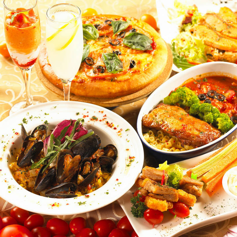 海鲜,面食,米饭,三文鱼,奶酪,通心粉,无人,方图,俯视,室内,特写,白天,西餐,植物,餐桌,桌子,鲑鱼,橄榄,柠檬,蔬菜,西红柿,小番茄,杯子,贝壳,餐具,水果,一堆,许多,堆叠,堆积,新鲜,鱼,碟子,盘,陶瓷,菊苣,西兰花,炒饭,调料,鸡肉,酱料,酱汁,面,茄汁,肉,生食,通心面,香料,鱼肉,佐料,干酪,起司,料理,食品,披萨,匹萨,果实,苦菜,草药,陶瓷制品,饮品,饭,调味品,芝士,很多,两杯,营养,调味料,蔬果,番茄酱,鸡腿,水产,酱,肉类,鱼类,中药,海洋生物,玻璃制品,食物,饮料,两个,盘子,容器,水杯,碟,碗,香草,乳酪,西式,有机食品,绿色食品,餐台,储藏,堆,苦苣,罗勒,五谷,乳制品,比萨,鸡腿肉,储存,可口,水生动物,海产品,贻贝,紫苏,药材,中草药,水生物,发酵,肉食,海底动物,垃圾食品,意大利薄饼,九层塔,圣约瑟夫草,甜罗勒,兰香,中药材,本草,鲑,海虹,淡菜,壳菜,青口,适口,甘蓝花,小西红柿,樱桃小番茄,珍珠小番茄,玻璃杯,益母果,青果,柠果,白榄,樱桃番茄,圣女果,番茄,彩图,高角度拍摄,绿菜花,绿花菜,青花菜,蔬菜皇冠,咖啡草,咖啡萝卜,卡斯尼,明目菜,皱叶苦苣,贮存,乳酪番茄披萨,三文鱼炒饭,shjb1