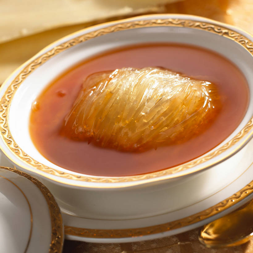 无人,方图,俯视,室内,特写,白天,烹饪,中餐,餐桌,桌子,餐具,一把,碟子,盘,勺子,陶瓷,汤,料理,食品,陶瓷制品,菜肴,美食,食物,一个,盘子,容器,调羹,碟,汤匙,碗,中式,佳肴,单个,餐台,中华料理,储藏,鱼翅,储存,鱼翅羹,湖南菜,湘菜,羹汤,鲛鲨翅,鲛鱼翅,金丝菜,沙鱼翅,鲨鱼翅,鲨鱼鳍,彩图,高角度拍摄,贮存,shjb1