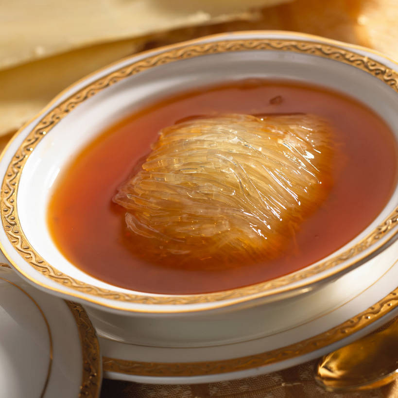 无人,方图,俯视,室内,特写,白天,烹饪,中餐,餐桌,桌子,餐具,一把,碟子,盘,勺子,陶瓷,汤,料理,食品,陶瓷制品,菜肴,美食,食物,一个,盘子,容器,调羹,碟,汤匙,碗,中式,佳肴,单个,餐台,中华料理,储藏,鱼翅,储存,鱼翅羹,湖南菜,湘菜,羹汤,鲛鲨翅,鲛鱼翅,金丝菜,沙鱼翅,鲨鱼翅,鲨鱼鳍,彩图,高角度拍摄,贮存,shjb1