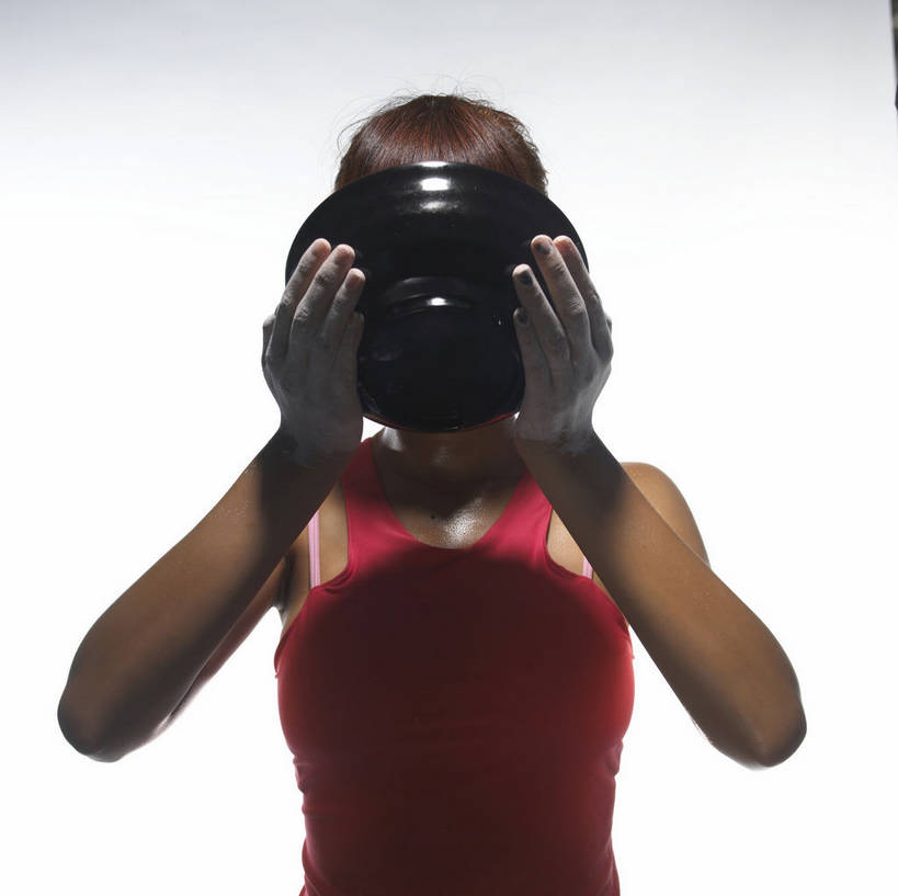 东方人,手,一个人,运动员,站,捧,横图,室内,白天,白色背景,正面,亚洲,双手,仅一个年轻女性,仅一个女性,仅一个人,阴影,服装,反射,背心,粉末,液体,影子,陶瓷,陶瓷制品,黄种人,一个,衣服,粉色,黑色,容器,碗,站着,手部,粉,遮,遮掩,摄影,服饰,影棚,汗水,潮湿,单个,储藏,掩盖,遮挡,衣着,储存,穿着,摄影棚,防滑,碳酸镁,遮盖,掩饰,湿润,粉状,粉剂,衣饰,汗液,年轻女性,女人,女性,亚洲人,体育运动员,运动选手,端,端着,捧着,手捧,站立,半身,彩图,影棚拍摄,拍摄,吸汗,运动镁粉,防滑镁粉,防滑粉,贮存,shjb1