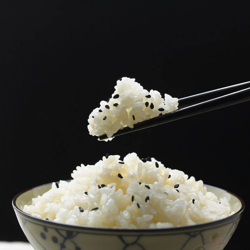 米饭,无人,方图,室内,特写,白天,正面,雾,餐桌,筷子,桌子,餐具,一堆,一双,许多,堆叠,堆积,沸腾,黑色背景,蒸汽,陶瓷,芝麻,陶瓷制品,水蒸气,饭,很多,文化,传统,一个,黑色,容器,碗,摄影,影棚,单个,餐台,储藏,堆,礼节,黑芝麻,五谷,储存,摄影棚,礼仪,蒸发,脂麻,胡麻,白麻,巨胜子,油麻,进餐用具,彩图,影棚拍摄,拍摄,贮存,shjb1