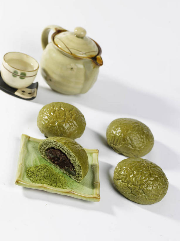 点心,无人,竖图,俯视,室内,特写,白天,下午茶,幸福,餐桌,茶,桌子,杯子,餐具,切开,阴影,灰色背景,反射,碟子,粉末,壶,盘,影子,陶瓷,绿茶,茶叶,食品,红豆沙,陶瓷制品,娱乐,水壶,食物,糕点,三个,盘子,茶壶,容器,水杯,碟,切,四个,享受,休闲,温馨,粉,放松,乐趣,摄影,影棚,餐台,抹茶蛋糕,绿茶粉,提神,舒适,摄影棚,醒脑,剖面,豆沙,切面,粉状,粉剂,茶杯,彩图,高角度拍摄,影棚拍摄,拍摄,不发酵茶,苦茗,蛋糕,豆蓉,红豆泥,shjb1