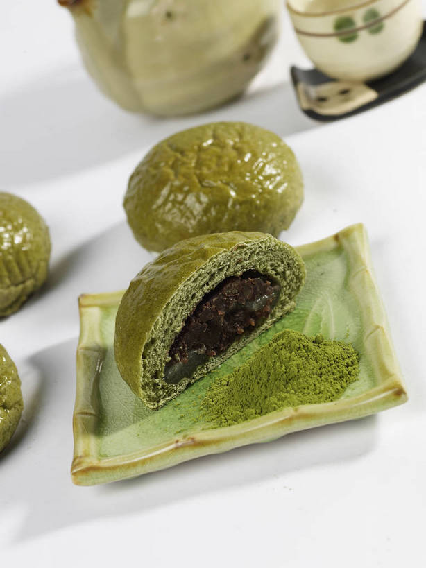 点心,无人,竖图,俯视,室内,特写,白天,下午茶,幸福,餐桌,茶,桌子,杯子,餐具,切开,阴影,灰色背景,反射,碟子,粉末,壶,盘,影子,陶瓷,绿茶,茶叶,食品,红豆沙,陶瓷制品,娱乐,水壶,食物,糕点,三个,盘子,茶壶,容器,水杯,碟,切,四个,享受,休闲,温馨,粉,放松,乐趣,摄影,影棚,餐台,抹茶蛋糕,绿茶粉,提神,舒适,摄影棚,醒脑,剖面,豆沙,切面,粉状,粉剂,茶杯,彩图,高角度拍摄,影棚拍摄,拍摄,不发酵茶,苦茗,蛋糕,豆蓉,红豆泥,shjb1