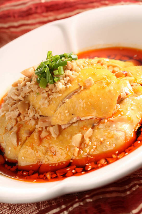 无人,竖图,俯视,室内,特写,白天,烹饪,中餐,餐桌,桌子,蔬菜,阴影,新鲜,反射,布料,影子,陶瓷,葱,青葱,鸡肉,肉,料理,食品,陶瓷制品,布纹,菜肴,美食,肉类,桌布,食物,一个,白色,餐巾,容器,台布,碗,中式,佳肴,有机食品,绿色食品,单个,餐台,中华料理,储藏,储存,肉食,白斩鸡,三黄油鸡,餐桌布,彩图,高角度拍摄,贮存,shjb1