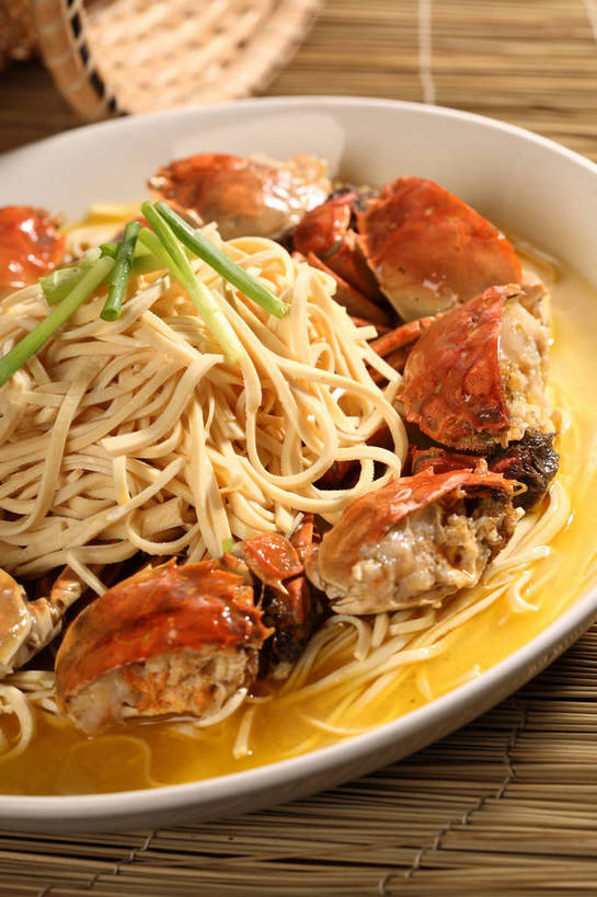 蟹,豆腐,无人,竖图,俯视,室内,特写,白天,烹饪,中餐,餐桌,桌子,蔬菜,阴影,竹制,新鲜,反射,螃蟹,影子,陶瓷,竹席,葱,青葱,肉,料理,食品,陶瓷制品,蟹肉,豆腐干,菜肴,美食,肉类,食物,一个,白色,容器,碗,中式,佳肴,有机食品,绿色食品,单个,餐台,中华料理,储藏,豆干,竹制品,豆制品,储存,肉食,干丝,甲壳动物,彩图,高角度拍摄,干子,素火腿,贮存,shjb1