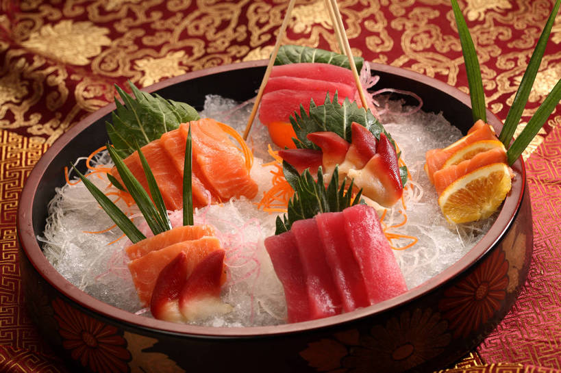 海鲜,三文鱼,无人,横图,俯视,室内,特写,白天,烹饪,餐桌,桌子,鲑鱼,柠檬,水果,叶子,切开,阴影,新鲜,反射,鱼,布料,影子,陶瓷,冰,肉,生食,鱼肉,日本料理,冰块,料理,食品,果实,绿叶,陶瓷制品,鲔鱼,布纹,冷冻,水产,金枪鱼,菜肴,美食,肉类,鱼类,海洋生物,桌布,食物,一个,餐巾,容器,台布,碗,日式料理,切,日式,嫩叶,寒冷,佳肴,有机食品,绿色食品,冷藏,单个,餐台,储藏,配菜,吞拿鱼,冰冷,储存,水生动物,海产品,水生物,剖面,肉食,海底动物,北极贝,切面,鲑,保鲜,叶,叶片,益母果,柠果,餐桌布,彩图,高角度拍摄,贮存,刺身,鲔鱼刺身,shjb1,海鲜刺身,北极贝刺身