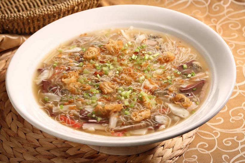 点心,面食,豆腐,无人,横图,俯视,室内,特写,白天,烹饪,中餐,早餐,餐桌,桌子,蔬菜,阴影,新鲜,反射,血,布料,影子,陶瓷,葱,青葱,油炸,料理,食品,陶瓷制品,布纹,豆腐干,菜肴,美食,桌布,食物,一个,白色,餐巾,容器,台布,碗,中式,血液,早点,麻花,佳肴,有机食品,绿色食品,单个,餐台,中华料理,储藏,油条,豆干,豆制品,储存,干丝,鸭血,餐桌布,彩图,高角度拍摄,早饭,油果子,油馍,油炸果,油炸桧,干子,素火腿,贮存,shjb1