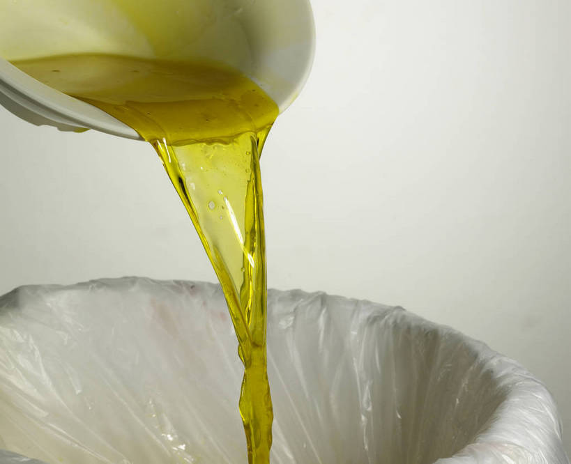 无人,横图,室内,特写,白天,正面,烹饪,倒,阴影,反射,影子,陶瓷,汤,料理,食品,陶瓷制品,清汤,菜肴,美食,食物,一个,黄色,容器,碗,佳肴,单个,储藏,储存,高汤,羹汤,彩图,贮存,上汤,shjb1